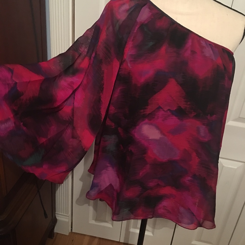 One shoulder blouse - Picture 2 of 4